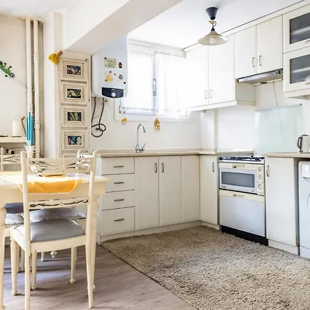 Chic Flat